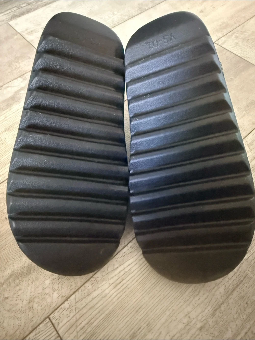 Yeezy authentic ys